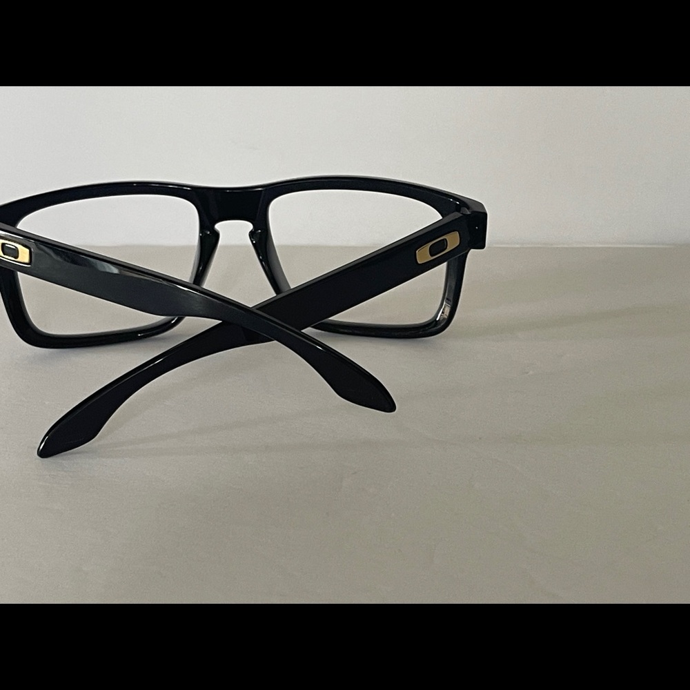 Oakley Frame - Picture 6 of 6